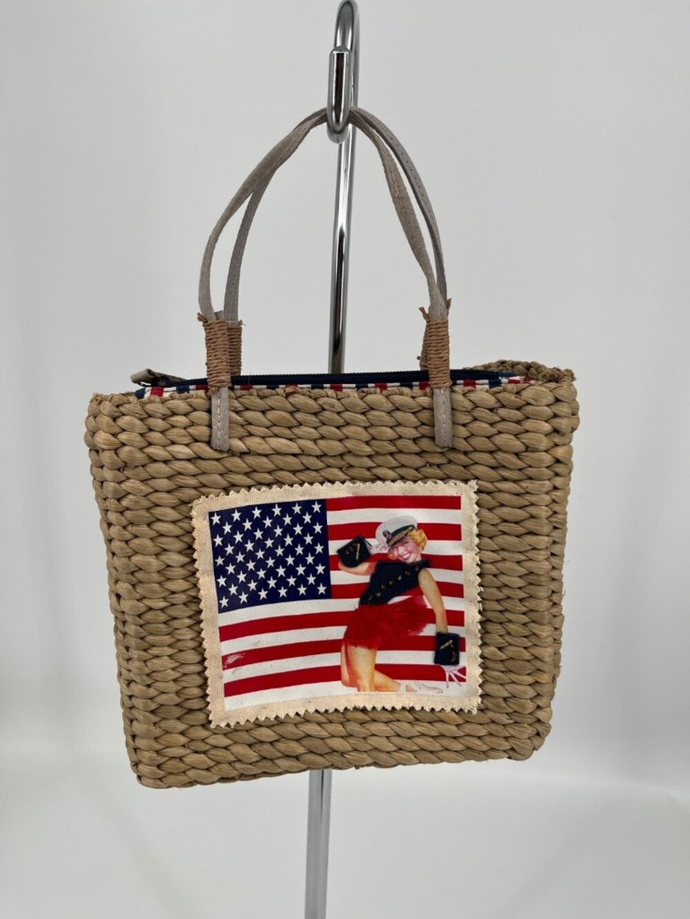 VTG Xhilaration Straw Tote Bag Patriotic Pin Up Girl Woven Zip Top Flag Pouch